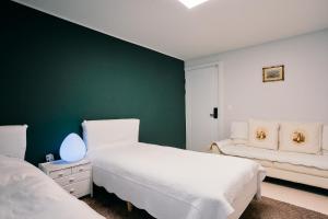 Garosugil Homestay - Female Only