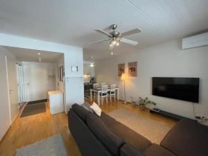 Ilmastoitu 55 m2 huoneisto saunalla Lahden satamassa - 4hvězdičkové hotely ve městě Lahti