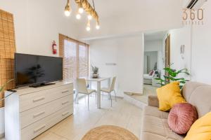 Charming 1BR APT with amazing sea views just steps away by 360 Estates