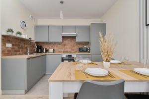 Apartment Piękna with PARKING Wrocław by Noclegi Renters