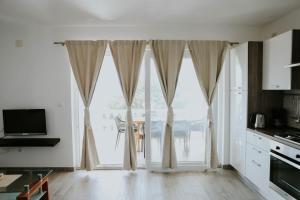 Beachfront House Amaris