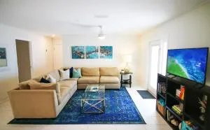 Tropical and Tranquil Bradenton Hideaway - 埃伦顿