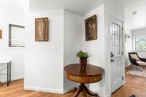 Opulent 2 Bedroom Getaway