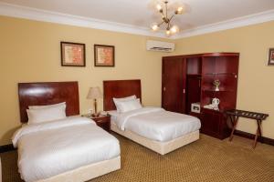 The Villa 604 Powered by look