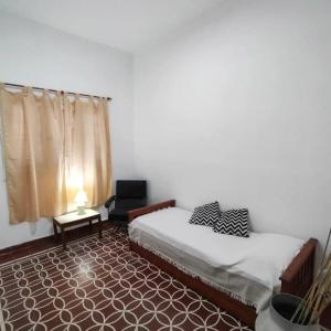 CASA PARA 4 PERSONAS, con asador y cochera