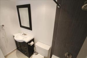 Castle 1118 Studio BayView Direct Beach Access, Tennis, Pool, Restaurants, Free Parking