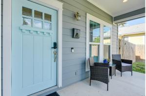 Centrally Located Stunning 3BR 2BA Near Downtown