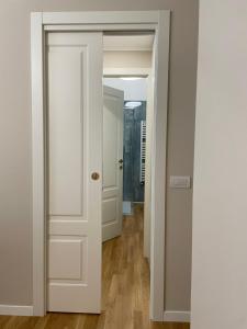 REGINA by The Blue Twins apartments Milano