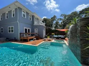 GrandCraftsman style home with pool and hot tub/ center to all of New Orleans - ميتايري