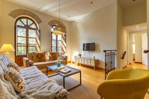 Charming 2 Bedroom Apartment at Sevilla City Center By OCityzen