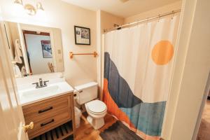 Newly Renovated & Furnished Condo, Only 3 min to Sunday River!