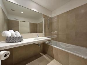 Dorisol IV Plaza by Rentallido