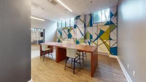 Avenue A316 Cozy 2Bedroom Pool, Gym, Parking