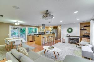 Lake Oswego Home with Covered Patio Near Portland!