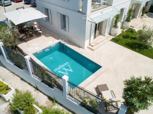 MAISON W