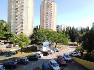 Apartment Bus Station