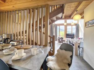 Chalet luxueux 3 chambres • Accès pistes • Sauna • Jacuzzi - FR-1-344-772