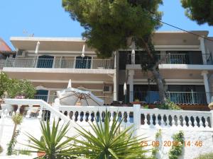 Mina Apartments Poros-Island Greece