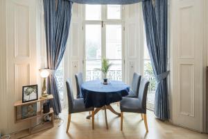 Cosy High-ceiling Victorian flat with balcony - 2mins to Hyde Park, Kensington Palace, NottingHill, High Street Kensington,2BR 2Baths
