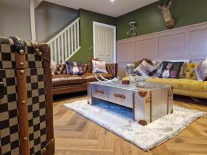 The Hamilton luxury holiday lets- The Coach House with hot tub
