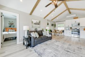 Updated and Modern Waynesville Cottage with Fire Pit