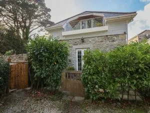 Poppyfields Stable - Scorrier