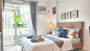 CityCondo, 2nd Fl, 30 sqm, near CPU, balcony and parkview, Netflix, free parking