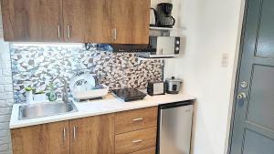 CityCondo, 2nd Fl, 30 sqm, near CPU, balcony and parkview, Netflix, free parking