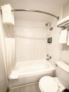 King Room room in Lincoln Hotel SureStay Collection by Best Western