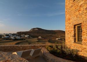 Themonies Luxury Suites Folegandros Greece