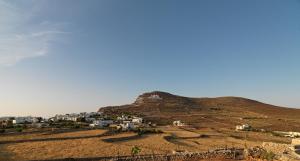 Themonies Luxury Suites Folegandros Greece