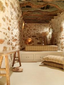 Themonies Luxury Suites Folegandros Greece