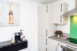 Contractors 8 Beds 3 Bath Parking Monthly Discount