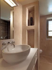 Themonies Luxury Suites Folegandros Greece