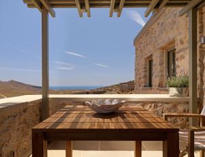 Themonies Luxury Suites Folegandros Greece