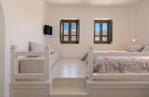 Themonies Luxury Suites Folegandros Greece