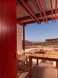 Themonies Luxury Suites Folegandros Greece