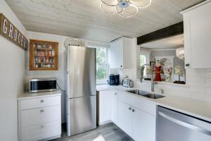 Beautiful Falmouth Condo with Patio Near Portland!