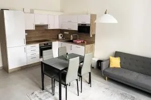 Spacious 2BR apartment 6min from Prague Castle! - Břevnov