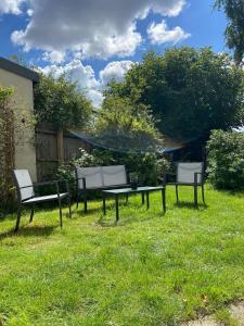 Comfortable 4-BDR House, Sleeps 7, WIFI, Secure Parking