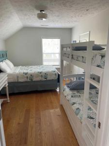 Sweet Cottage by the Amazing Beach 370