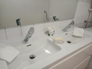 Maison de bourg dans un quartier médiéval, avec café et thé offert