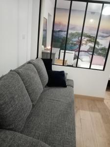 Maison de bourg dans un quartier médiéval, avec café et thé offert