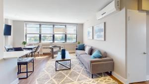 Avenue B846 2Br, With A Pool, Gym, Parking