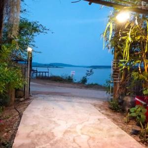 บ้านสวนริมน้ำวังใหญ่ห้อง a4 วังสามหมอ อุดรธานี