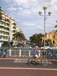 Promenade des anglais 20 mètres