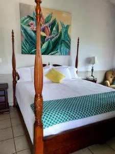 Boundless Bliss Hotel - Lindbergh Bay
