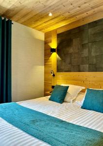 Hotels Hameau des Prodains - Hotel : photos des chambres