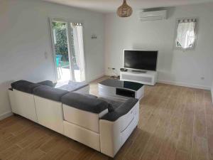 Maisons de vacances Maison 100m2 4 chambres avec piscine jardin paysage : photos des chambres