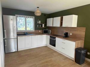 Maisons de vacances Maison 100m2 4 chambres avec piscine jardin paysage : photos des chambres